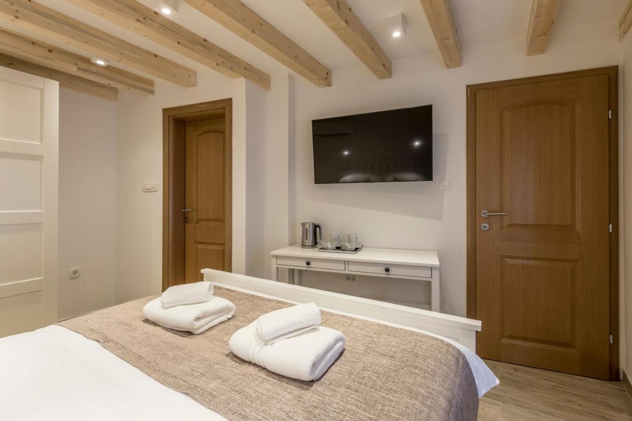 Cosmijeva Luxury Rooms Split Exterior photo